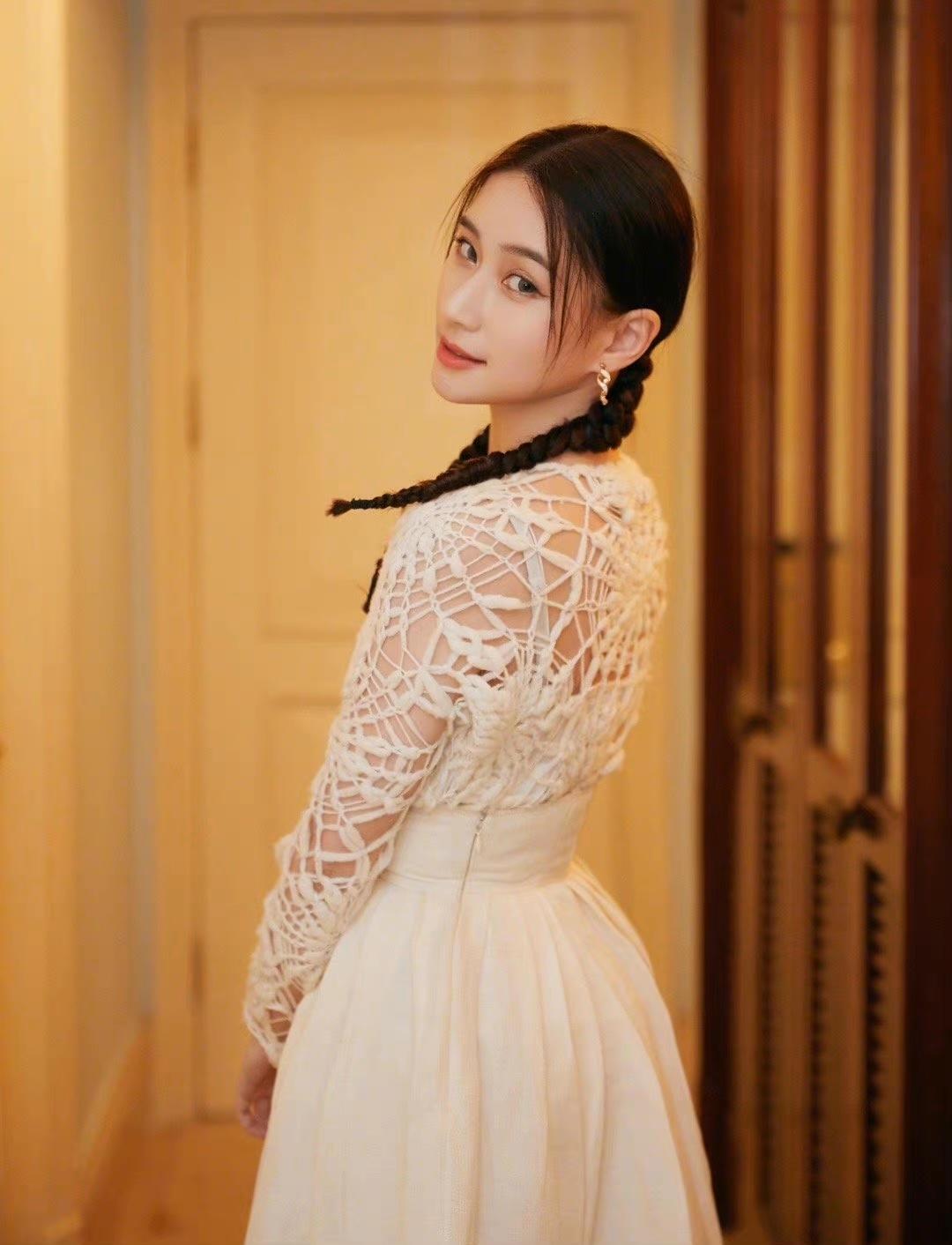 名媛图片(何超莲的名媛气质太强了) - 赤虎壹号