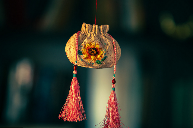 香包的作用与用途,香包的作用和寓意(祛湿健脾,醒神开窍)