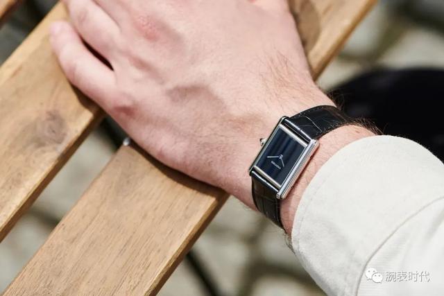 卡地亚tank什么档次，卡地亚tank大小尺寸（卡地亚最有品味的入门款Tank）