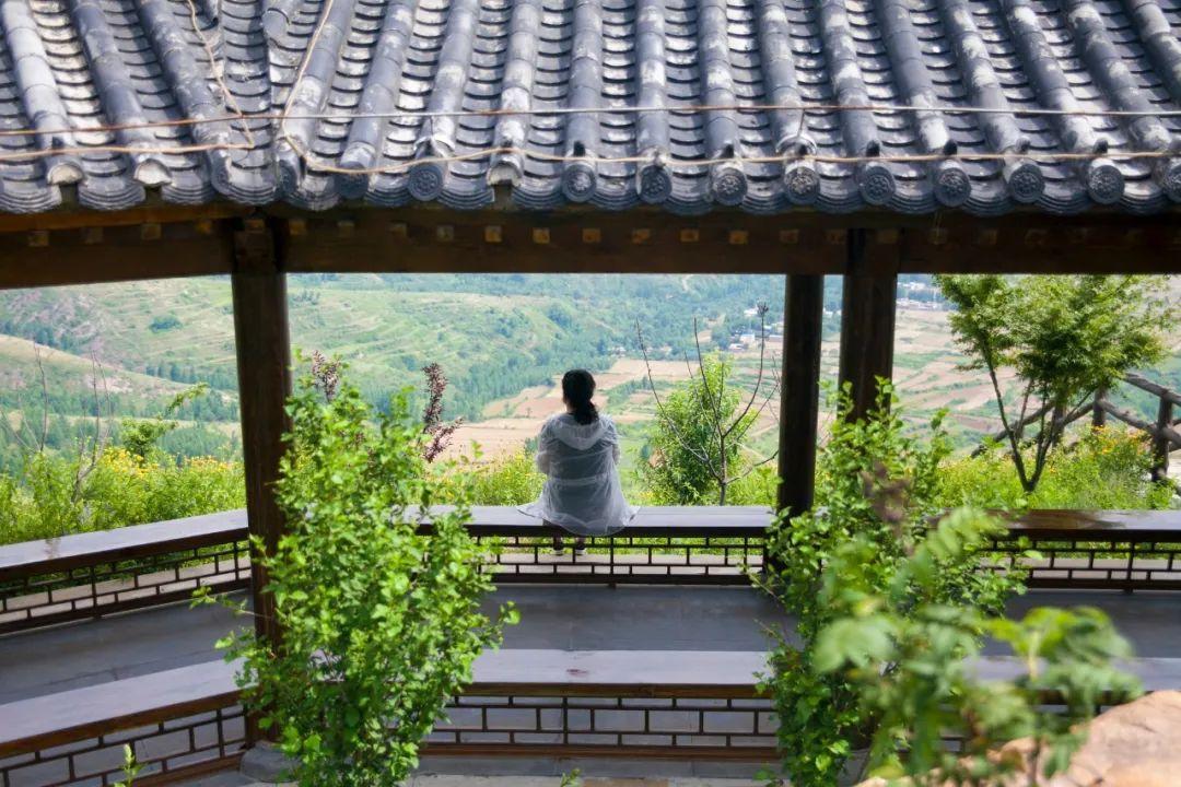 象征美好的四字成语，形容美好的的四字成语（红炉点雪、落纸云烟、吉光片羽）