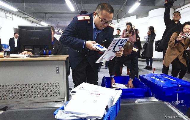 什么快递寄文件快，一般文件寄什么快递（小时递：急件寄什么快递最快）