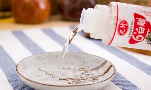 陈醋和香醋有什么区别，米醋陈醋和香醋有什么区别（同样是醋，陈醋和白醋有啥区别）