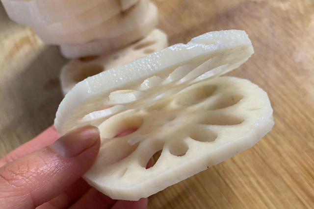 年夜饭怎么做炸货，过年吃的炸货（8道过年必备炸货）