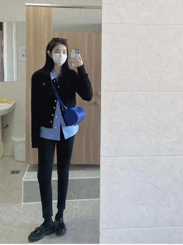 小脚运动裤配什么上衣，小脚运动裤配什么外套（小脚牛仔裤搭配什么上衣和鞋子好看）