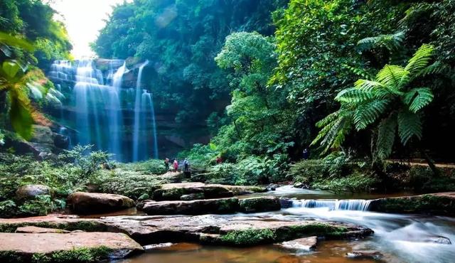 贵州旅游十大景点，贵州旅游十大景点排名千户苗寨（贵州十大冷门景点）