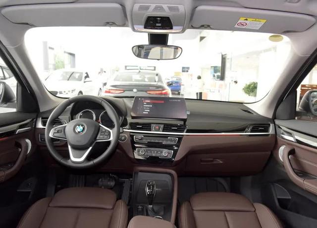 华晨宝马x1最低价18万，宝马x1老款价格及图片（宝马X1跌破20万）