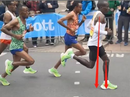 脚步分外沉重的沉是什么意思，沉重的脚步的意思（为什么别人跑得又轻又快）