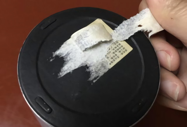 怎样去掉粘胶，用什么东西可以去掉粘胶（残留的黏黏的东西怎么去掉）