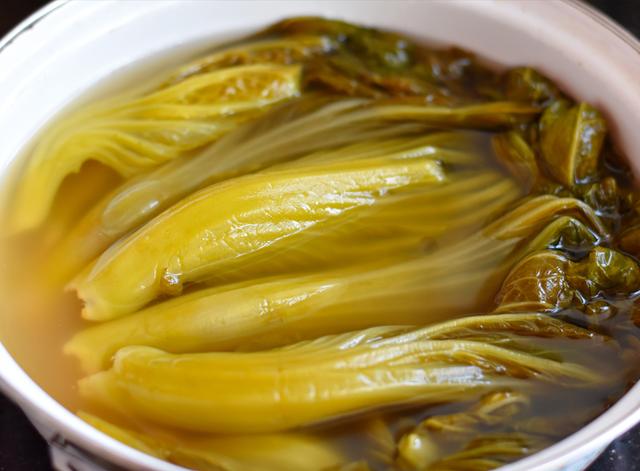 冻肉怎么做酸菜白肉，冻肉怎么做酸菜白肉好吃（传承了3000年的老坛酸菜）