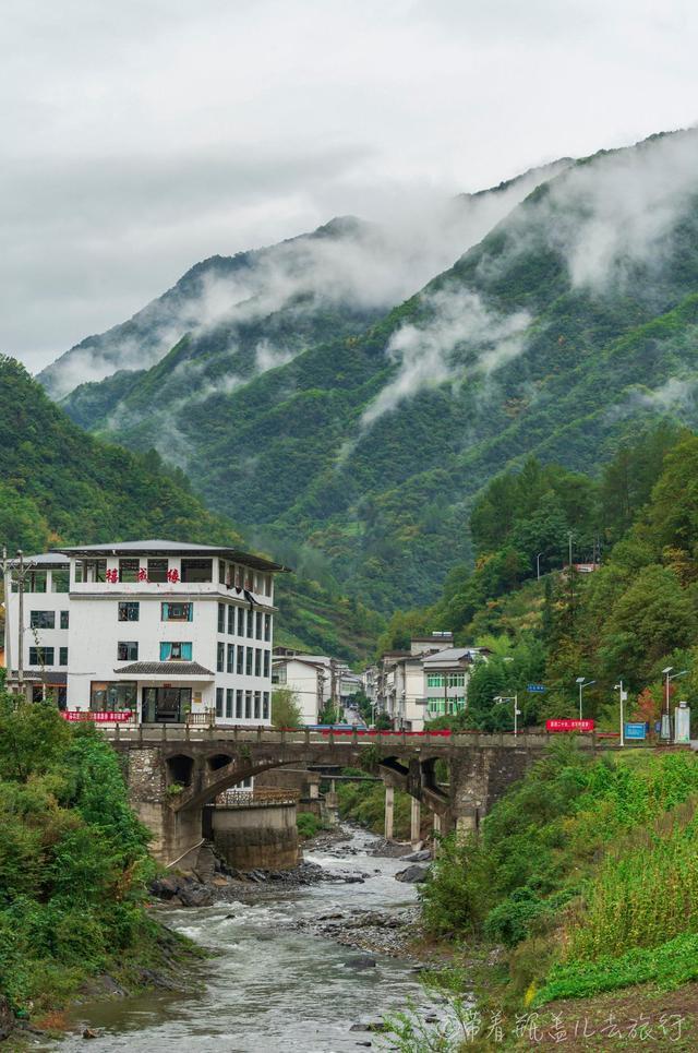 重庆环线自驾游最佳线路，5天打卡4座县城7个景点