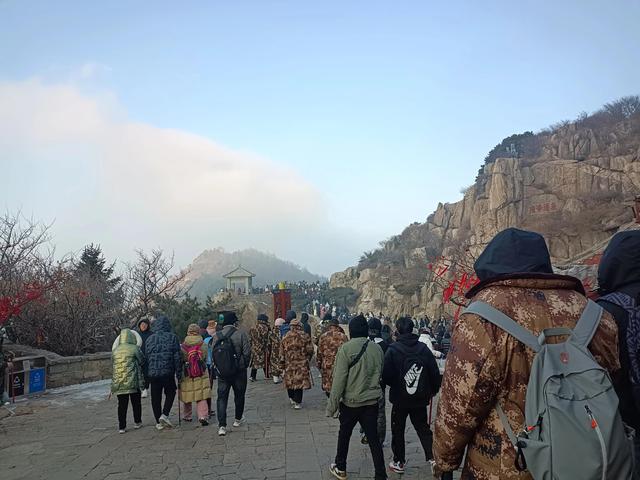 泰山云海旅行攻略，实现两天一夜穷游泰山