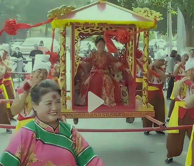 传统绝美的中式婚礼，网友：这是中国人独有的浪漫