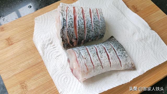 鲟鱼怎么做好吃，冷水鲟鱼怎么做好吃（5块钱焗一锅下饭鱼）