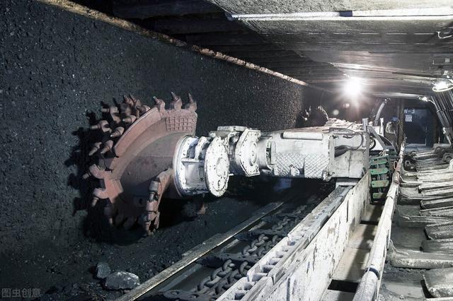 页岩油和石油的区别，页岩油跟石油有什么区别（美国靠开采页岩油经济腾飞）