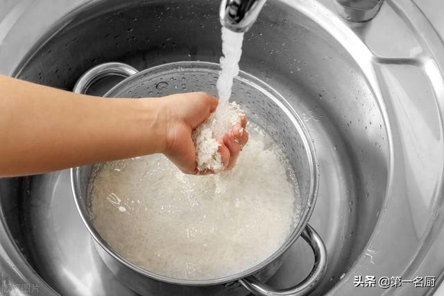 蒸大米饭的做法，蒸米饭怎么蒸（蒸米饭的四大误区）