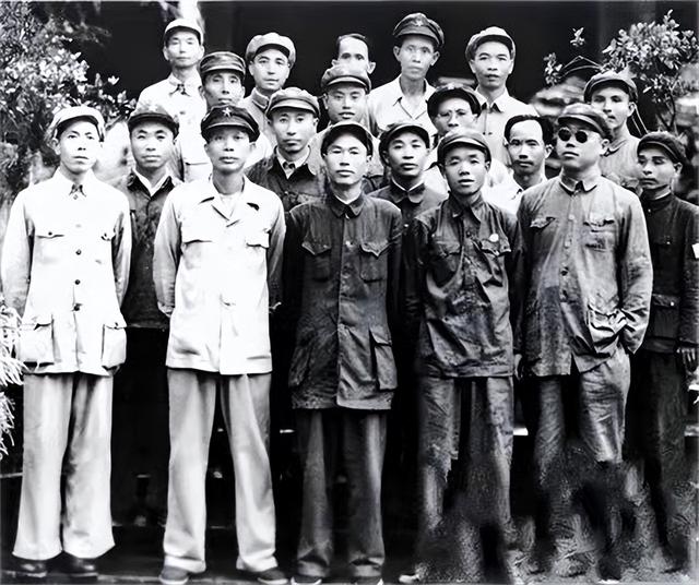 建国后枪毙第一个将军，田维新浪博客（175名将军复出遇尴尬）