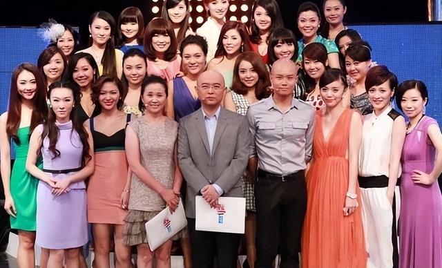 12年了，那个“宁可哭也要坐宝马”的女孩马诺，过得怎么样了？