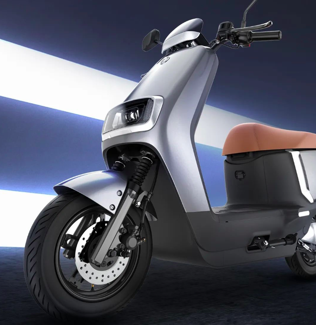 高碳钢是什么材质，碳钢好还是不锈钢好（爱玛推出新车A505）