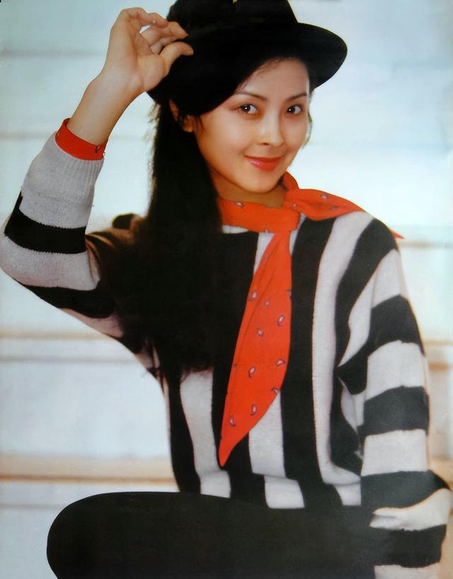 陈烨个人资料男，陈烨（60岁花27万美元包机回国）