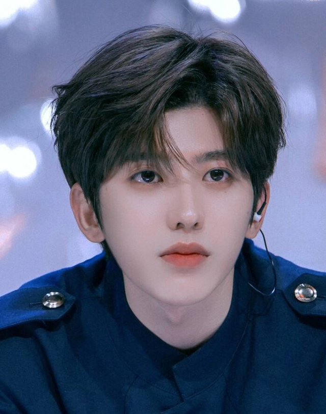 蔡徐坤是什么梗，闻鸡起舞蔡徐坤是什么梗（网友跨海刷屏生日快乐）