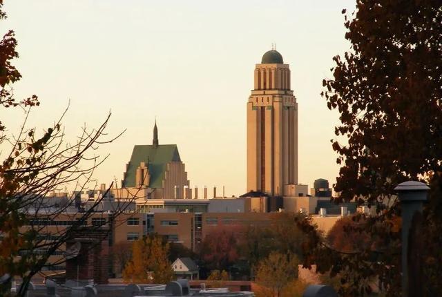 去加拿大留学一年费用大概多少，去加拿大留学一年费用大概多少钱（想去加拿大留学的存一下吧）