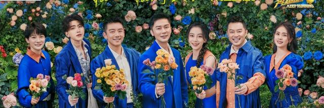 邓超李晨谁的年龄大，邓超李晨谁地位高（《奔跑吧10》全员海报曝光）