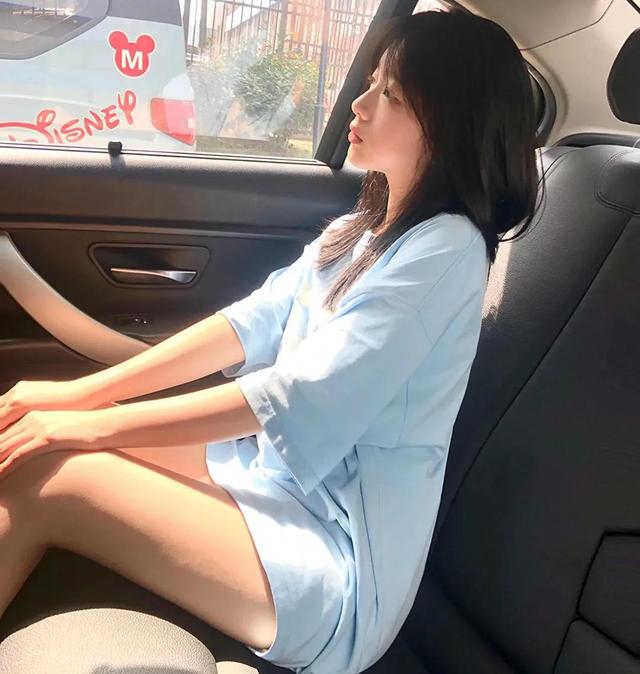 学生头像女生穿校服的微信，学生头像女生穿校服的（清爽干净学生女头像）