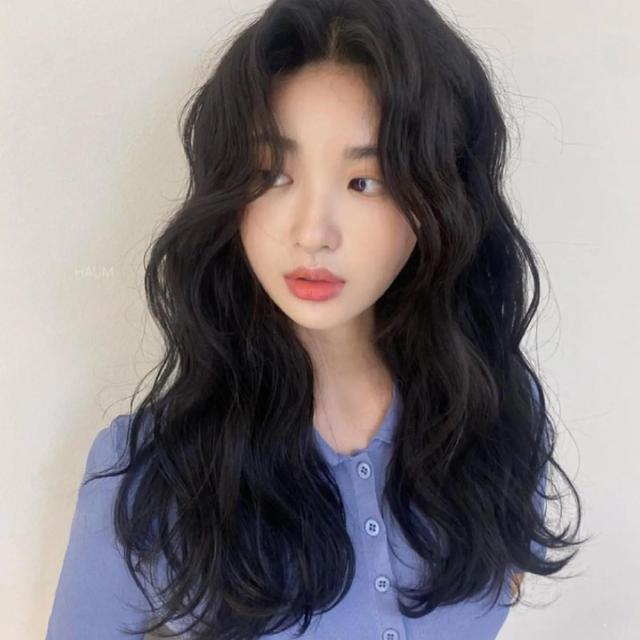 染黑色头发会掉色吗，头发染黑色会掉色吗（不用漂发也不再担心掉色）