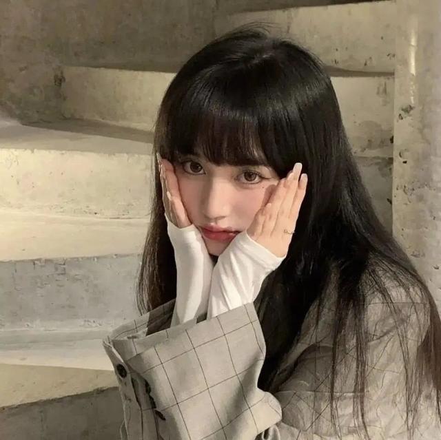 枯燥难过的头像微信，枯燥难过的头像（臭宝，该换微信头像啦）