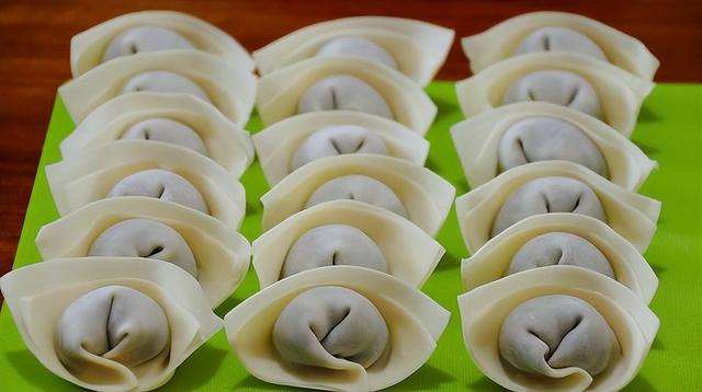 荠菜香菇羹怎么做，遇到路边这种野菜别手软