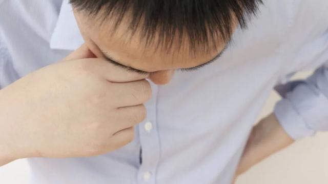 左眼皮跳是什么预兆，左眼皮跳是什么意思（眼皮跳动真的是凶吉的征兆吗）