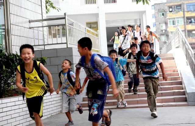 小学端午节放假几天，端午节学生放假2022年放几天（中小学生假期“余额不足”）