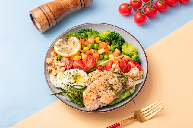 半个火龙果的热量多少卡，半个火龙果会胖吗（一份1300大卡减脂餐）