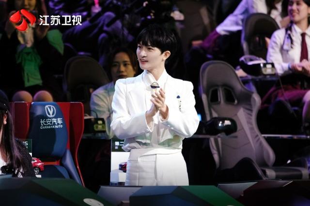 周深达拉蹦吧是什么节目，周深 蹦跶吧啦 什么节目（《2060》周深抵达星环城）
