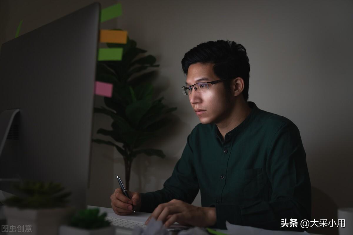 自我鉴定1000字大学生毕业生，大学毕业生自我鉴定1000字（篇一：大学毕业生个人总结）