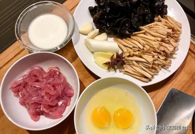 大年初二有什么讲究，大年初二啥讲究（牢记“1拜2回3不做4要吃”）