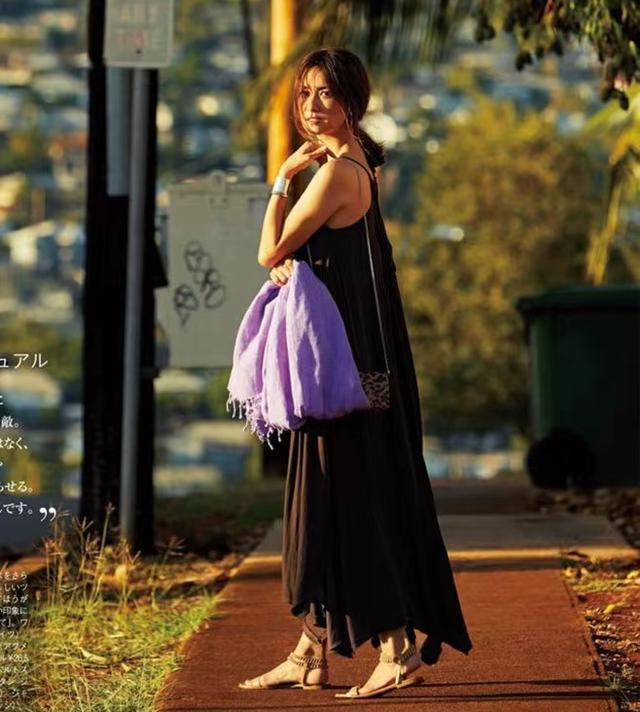 女人40算中年吗，40岁的女人是中年人吗（“时尚穿搭”的2个真相）