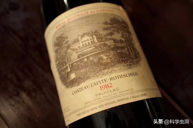 82年的拉菲多少钱一瓶，82年拉菲历年价格（卖出天价的“82年拉菲”）