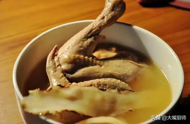 鸽子煲多久，鸽子煲汤要煲多久时间（炖鸽子汤牢记“2不”）