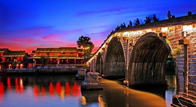 杭州十大夜晚景点，晚上可以逛下这几个夜市