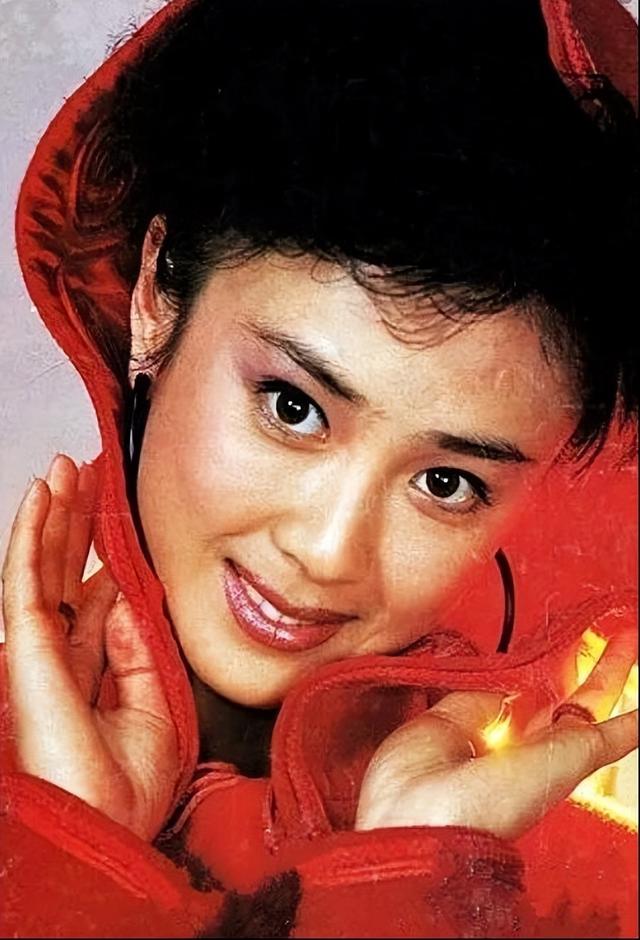 最美妲己傅艺伟为何自甘堕落，从“最美妲己”到“阶下囚”