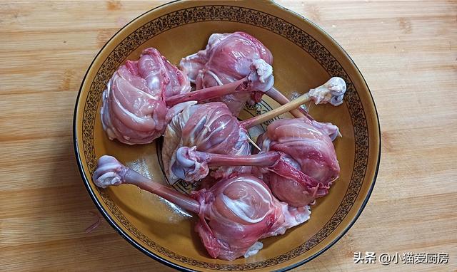 最简单炸鸡腿的做法，家常炸鸡腿怎么做（炸鸡腿这样做好吃）