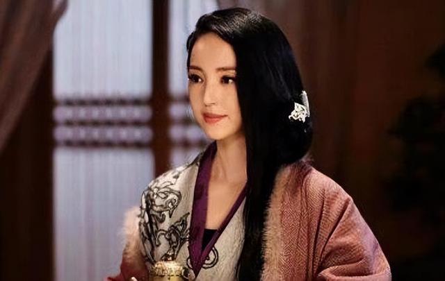 曹颖演的电视剧有哪些，曹颖演过什么电视剧（陈红经典、刘亦菲惊艳、杨若依太“辣眼睛”）