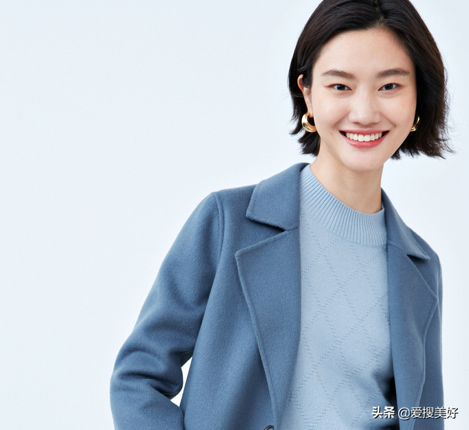 粉色紫色绿色哪个颜色显白，紫色绿色蓝色哪个颜色显白（教你选好衣服颜色让脸显白）