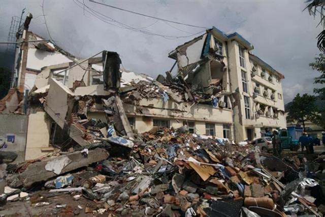 地震中的感人故事，地震感人故事（四川男孩救以色列女孩）