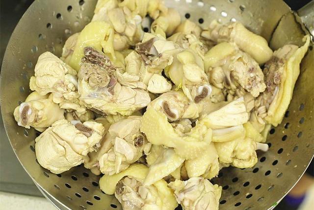 炖鸡汤放什么调料，炖鸡都用什么调料好_炖鸡放啥调料好（这5道滋补鸡汤）