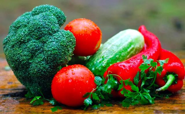 最有营养的蔬菜，最有营养的蔬菜之王西红柿（这些蔬菜含钙比牛奶还多）