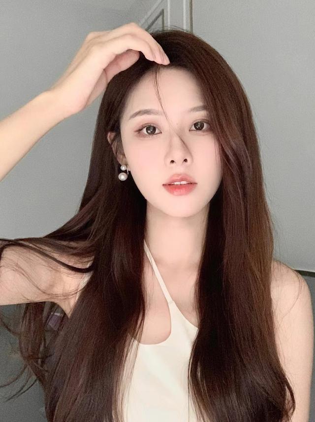 女生脸上出油特别严重怎么办，女孩子脸上出油怎么办（良好生活习惯比护肤更重要）