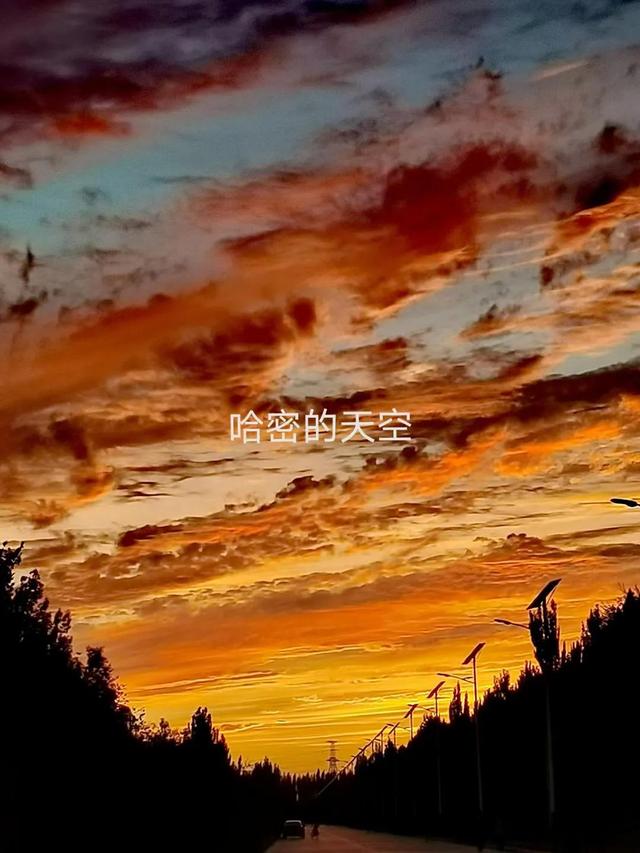 苍山如海 残阳如血，如何理解苍山如海残阳如血（毛主席说他最喜欢“苍山如海）