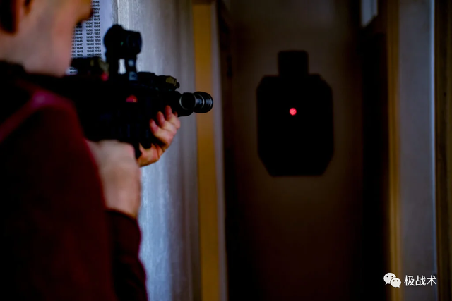 镭射和激光的区别是什么，镭射和激光的区别是什么意思（论可见激光指示器<1>丨装备）